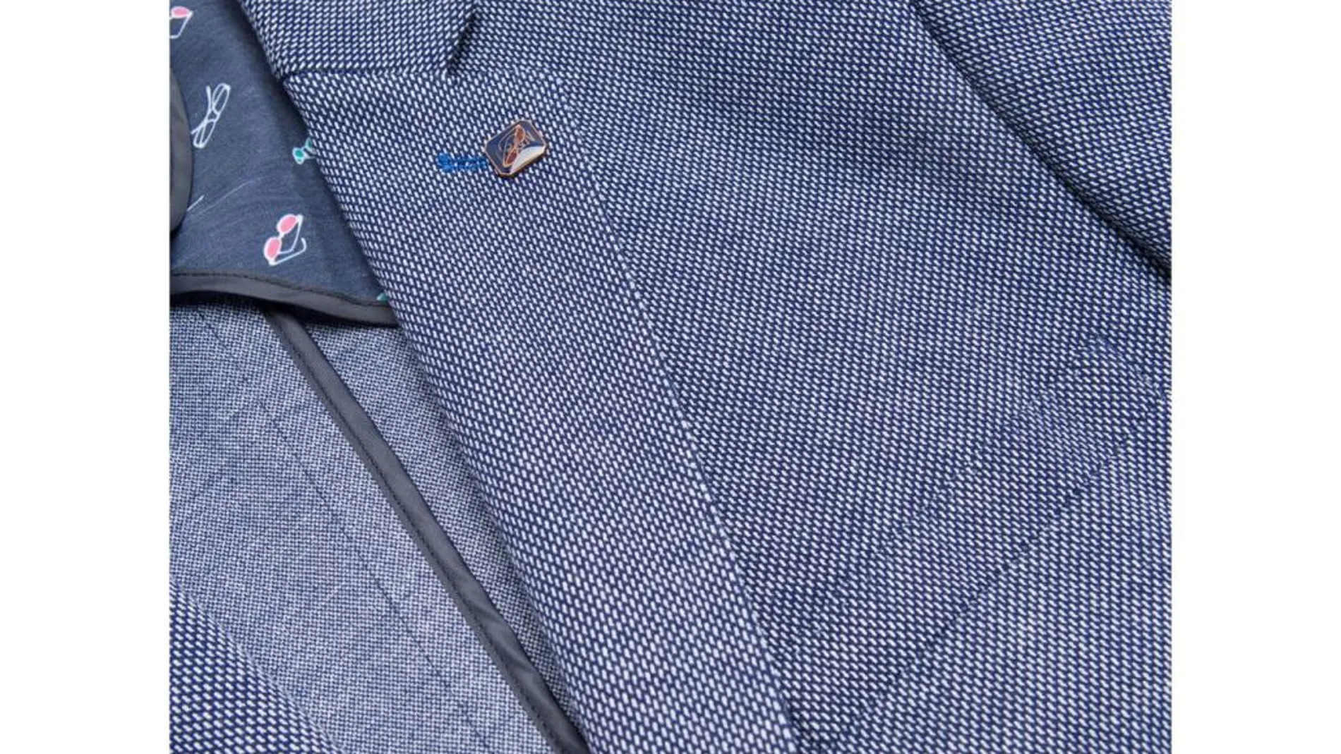 La chaqueta estilo british y diseño gallego de 144 euros de Pablo Iglesias