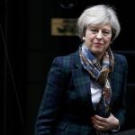 Theresa May quiere que el "brexit"coincida con la Cumbre de Malta