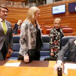 A la izquierda, un pensativo presidente Juan Vicente Herrera tras aprobarse los Presupuestos, junto a la vicepresidenta, Rosa Valdeón, Pilar del Olmo y Juan Carlos Suárez Quiñones.