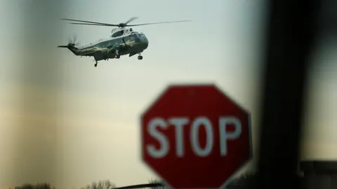 El helicóptero en el que viajan Trump y su hija llega a la base militar de Delaware