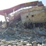 Un hospital apoyado por Médicos Sin Fronteras destruido durante un ataque aéreo en Idlib (Siria)