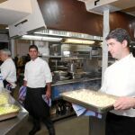 La cocina prioriza la materia prima de calidad y de temporada para una cuidada presentación.