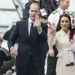 Los duques de Cambridge con sus hijos, los príncipes Jorge y Carlota