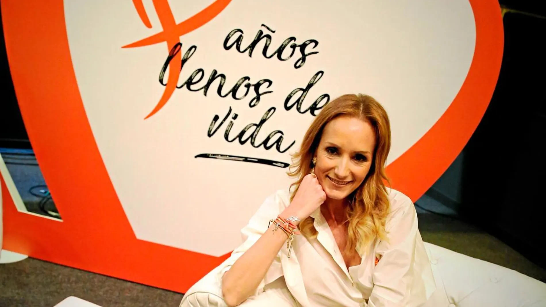 Sandra Ibarra: "No dejo a Joaquín Sabina que fume en su casa"