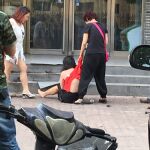 Una amante es humillada por la esposa despechada en plena calle