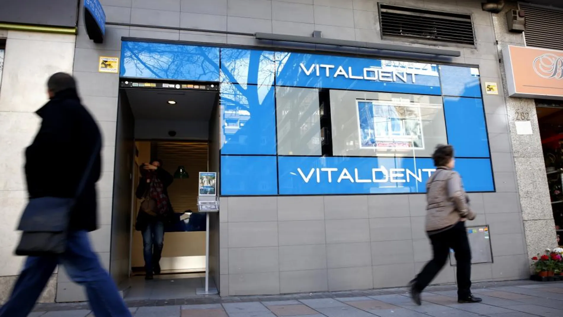 El juez de la Audiencia permite la venta de las clínicas Vitaldent por 18,5 millones de euros