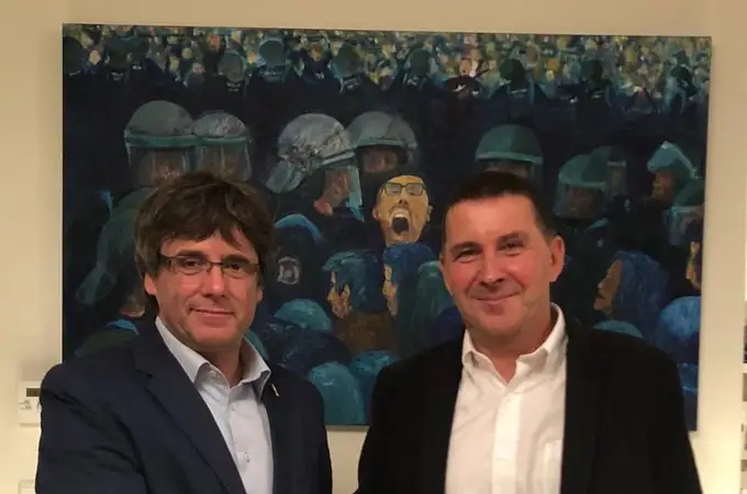 Otegi y Puigdemont, socios «demócratas discontinuos»