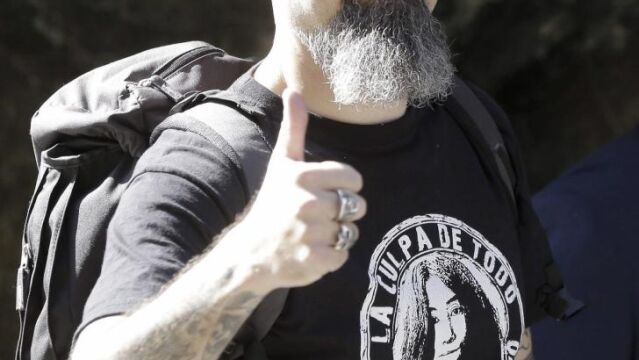El líder de Def Con Dos, César Montaña Lehmann, César Strawberry, a su salida de la Audiencia Nacional el pasado mes de julio.