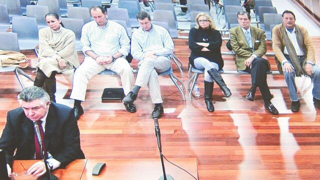 Imagen del juicio por corrupción en Marbella. En la imagen, Juan Antonio Roca, Isabel Pantoja, Mayte Zaldívar y Julián Muñoz, entre otros