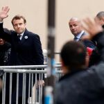 Emmanuel Macron llega a la sede de su partido