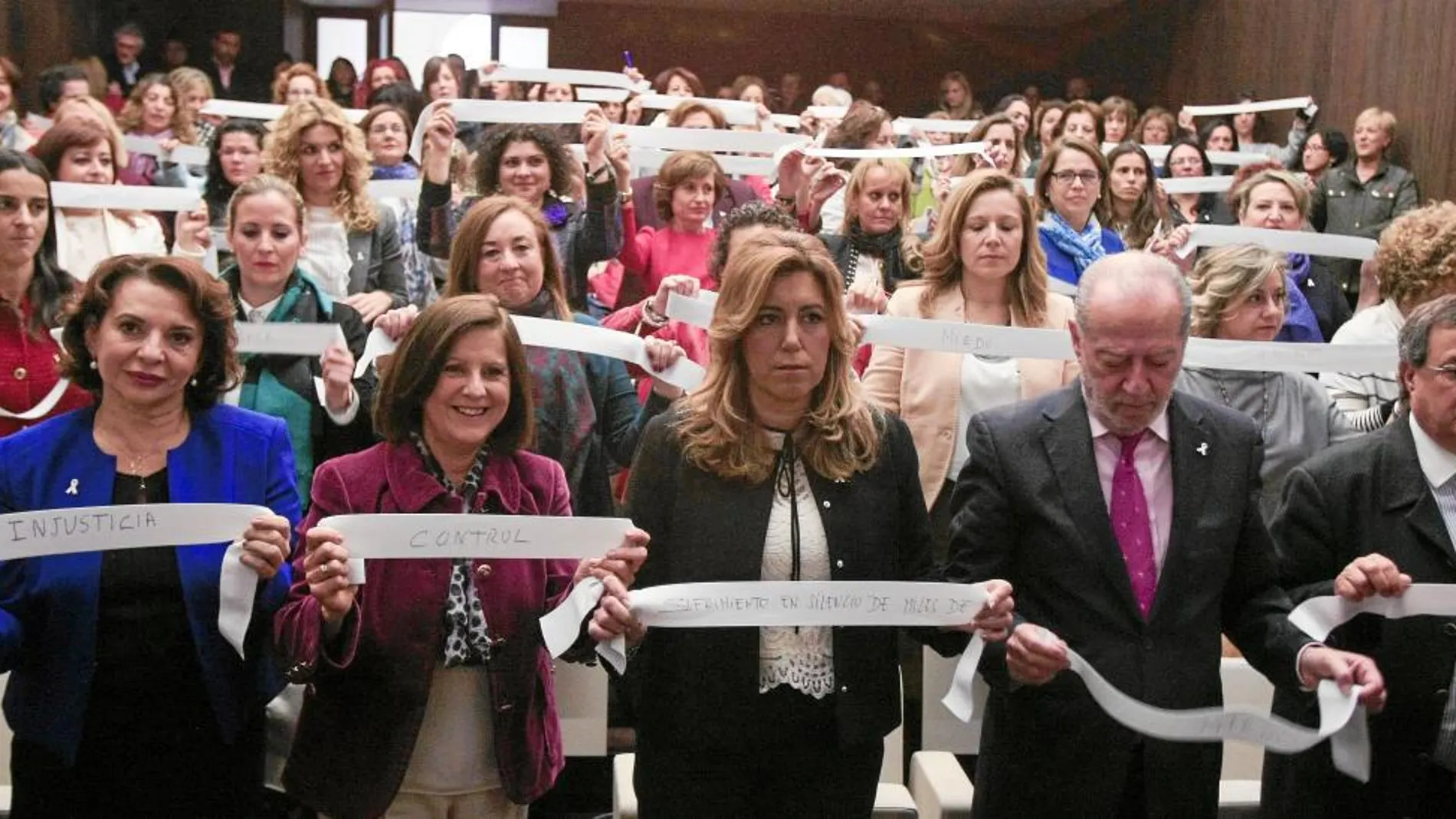 Susana Díaz presentó ayer la campaña del Instituto Andaluz de la Mujer