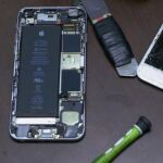 Piezas de un Iphone como el que ha generado la polémica en torno al atentado de San Bernardino