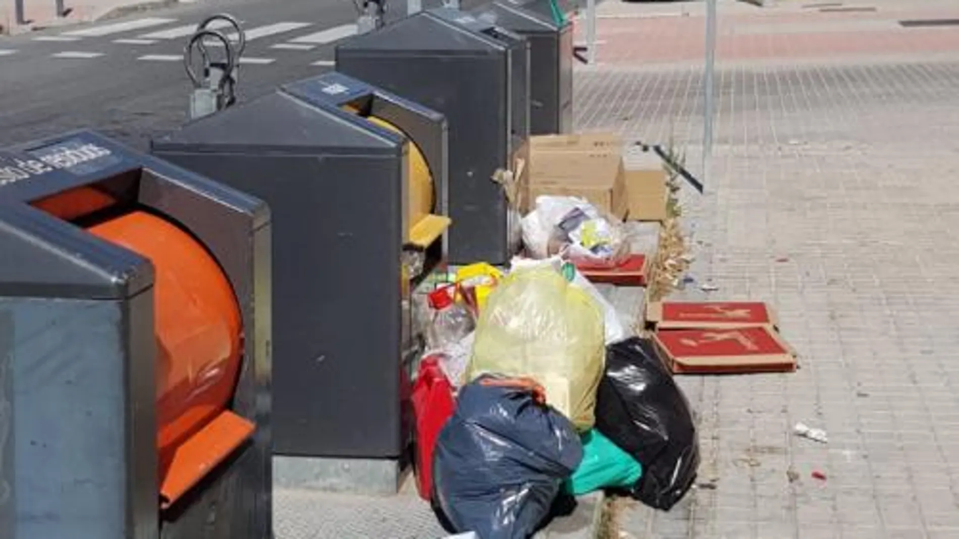 Un juez declaró abusiva la huelga de basuras de Alcorcón en 2014. Supuso un coste de 30.000 euros diarios