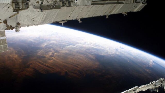 Vista de la tierra desde el transbordador Shuttle