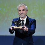 Alfonso Cuarón, muestra el León de Oro a la mejor película por «Roma» / Efe