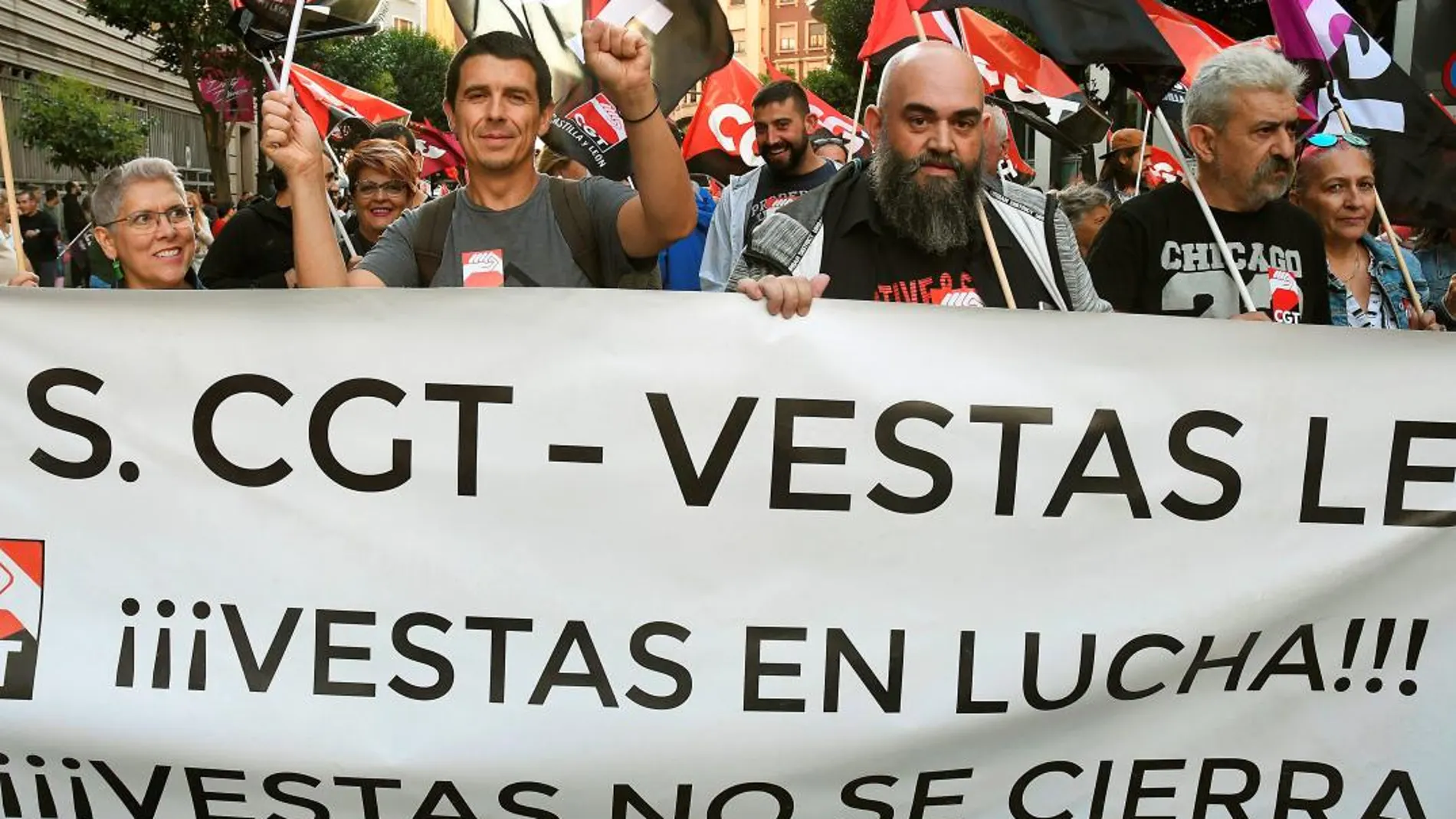 A pesar de la multitudinaria manifestación del pasado jueves, la empresa notificó ayer al comité de empresa el ERE de extinción