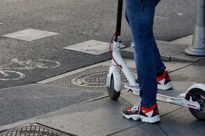 Multa de 2.000 euros por conducir un patinete eléctrico en Aragón Multa de 2.000 euros por conducir un patinete eléctrico en Aragón