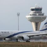 Varios aviones comerciales tuvieron que desviarse de su ruta