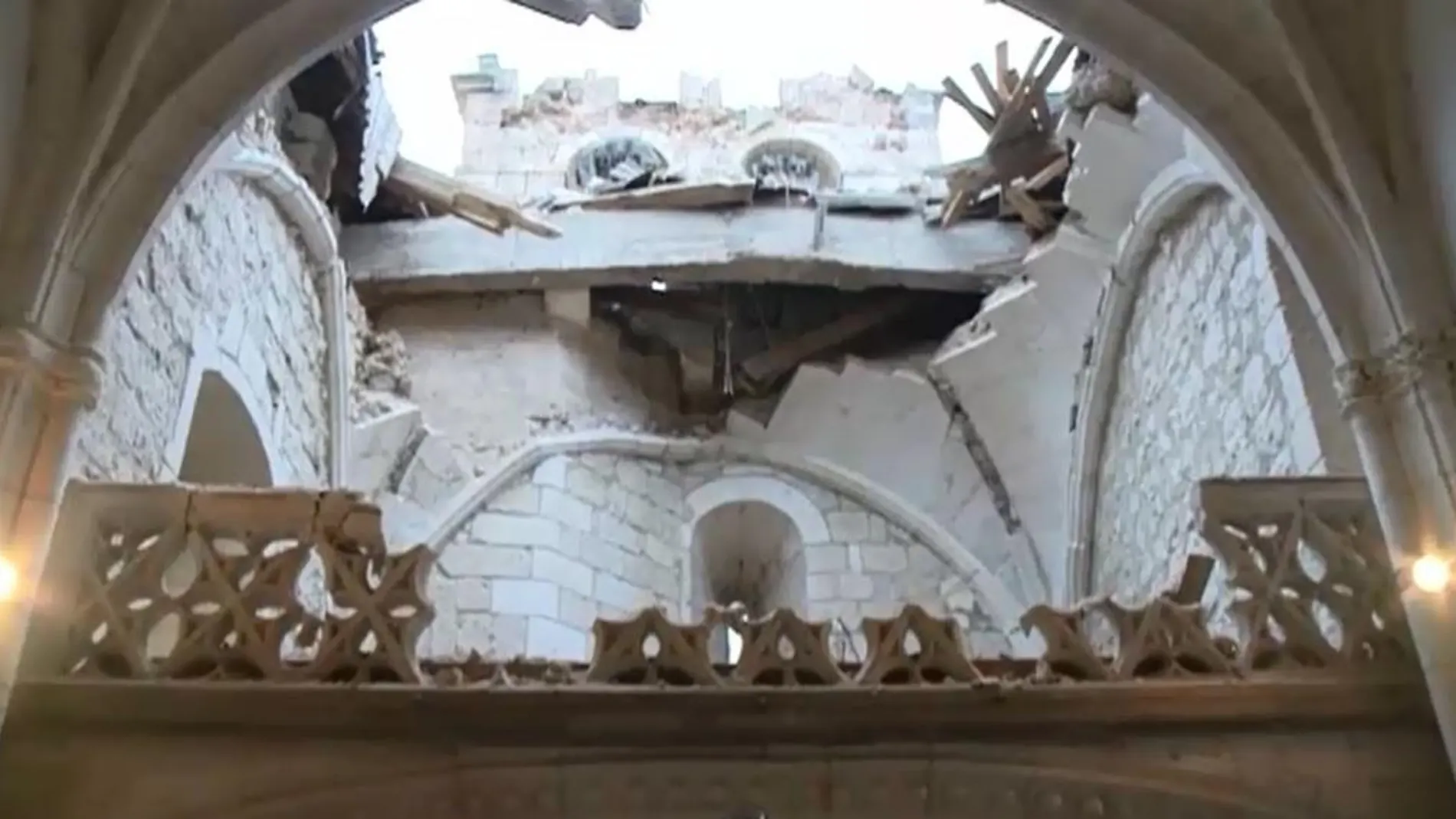 Una iglesia del siglo XVI, totalmente derruida a causa de las fuertes rachas de viento