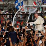 El Papa llega llega al Campo San Juan Pablo II, de Panamá
