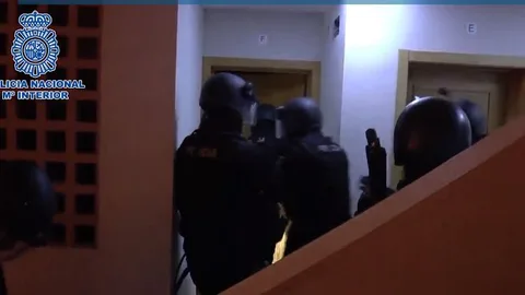 La detención ha sido fruto de una investigación conjunta de la Comisaría General de Información, la Brigada Provincial de Información de Valencia y la Brigada Provincial de Información de Málaga.