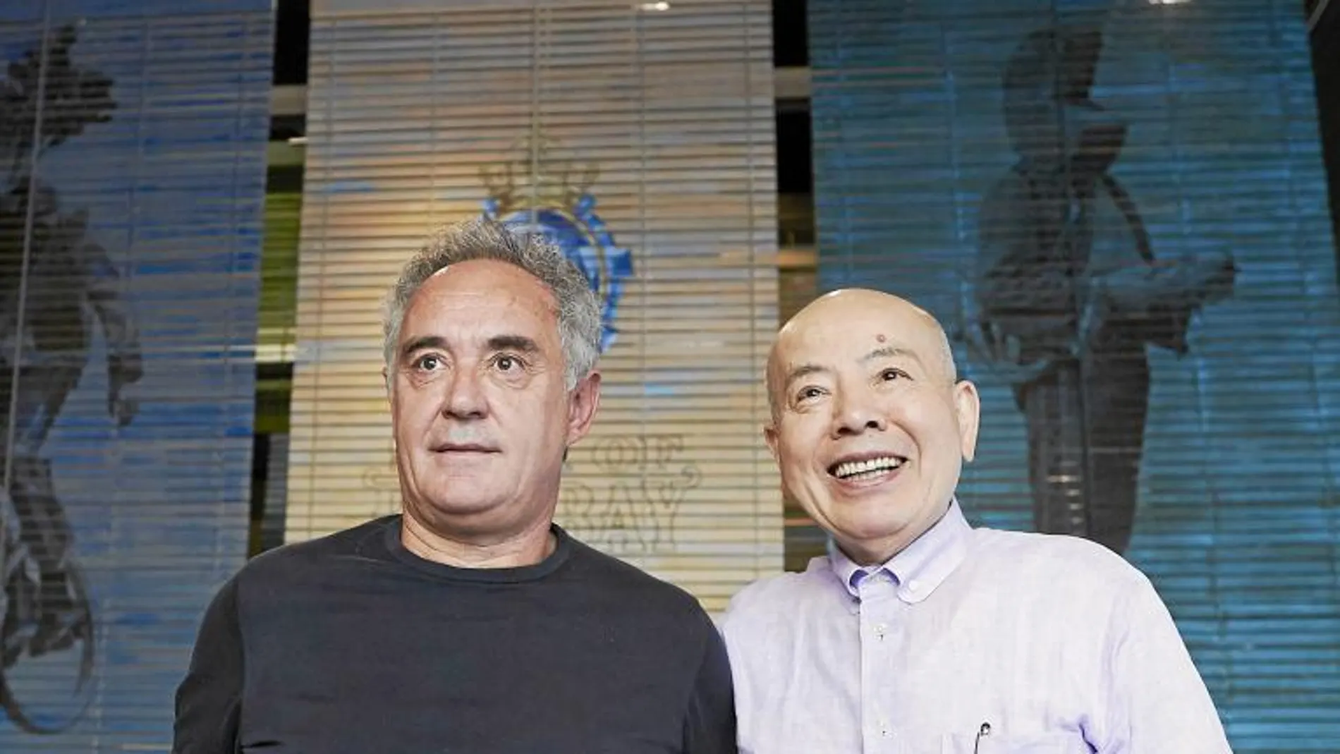 A la izquierda, los chefs Ferran Adrià e Hiroyoshi Ishida, que son la base de «El tigre de Yuzu», que se verá en el Mercat de les Flors.