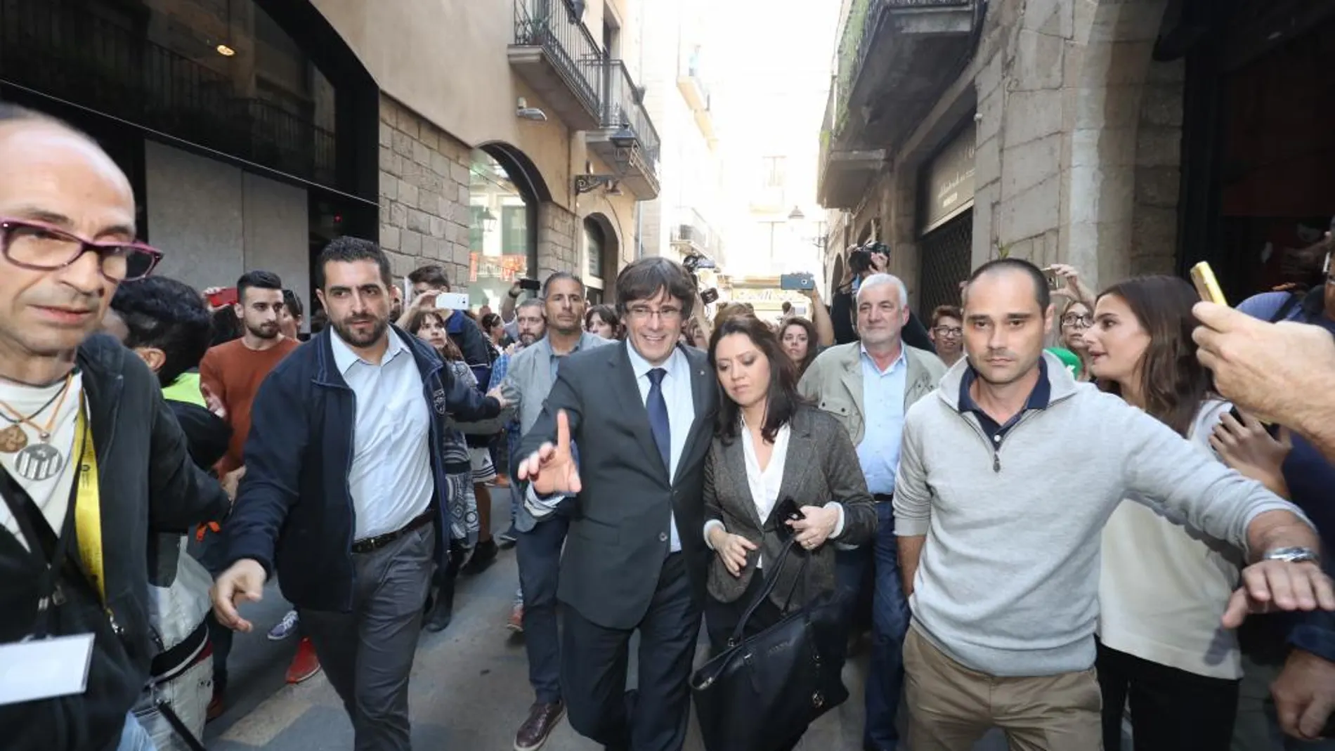 Puigdemont en Gerona antes de viajar a Bruselas