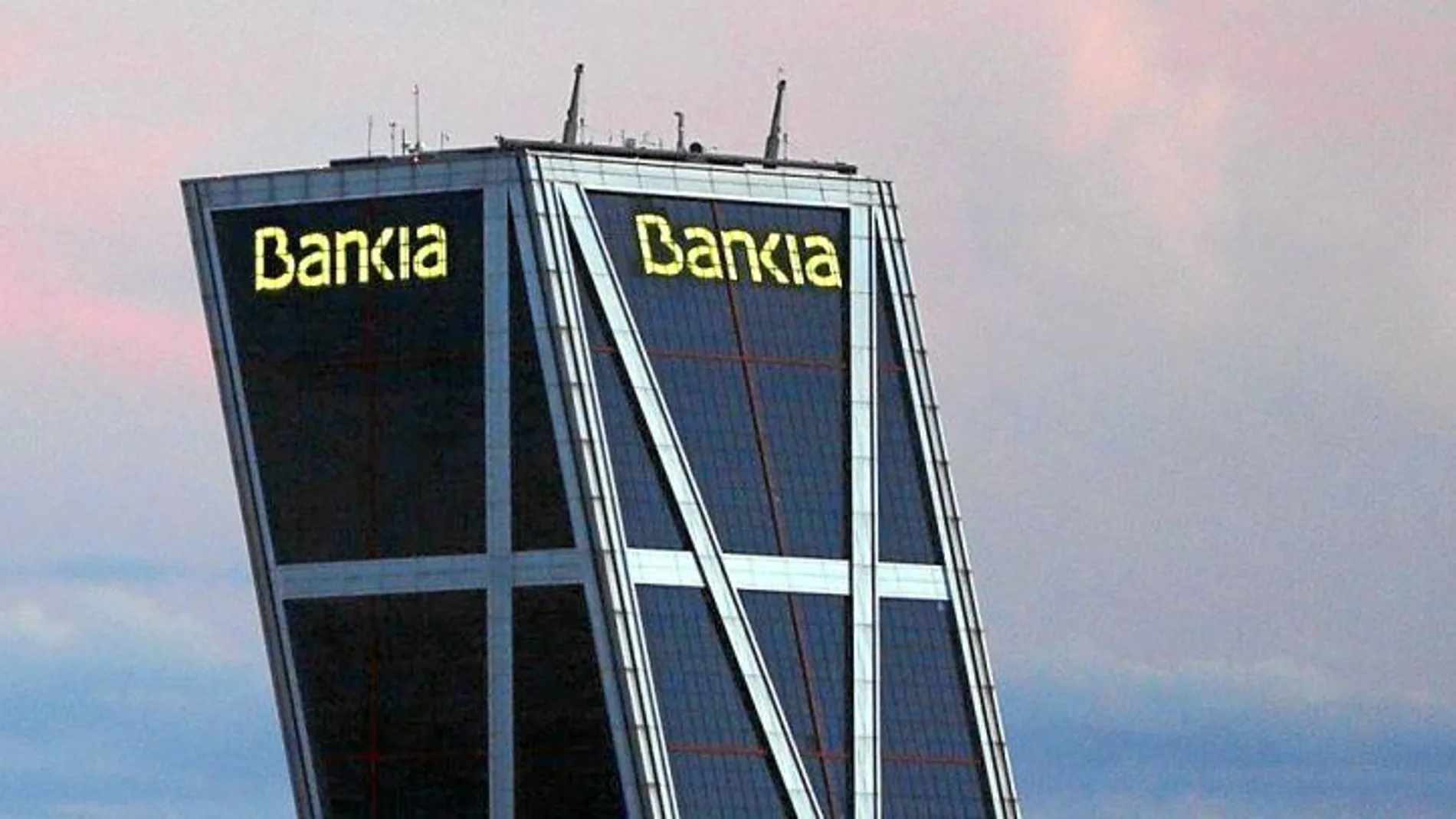Las «tarjetas black» de Bankia y Caja Madrid traen de cabeza a la Agencia Tributaria