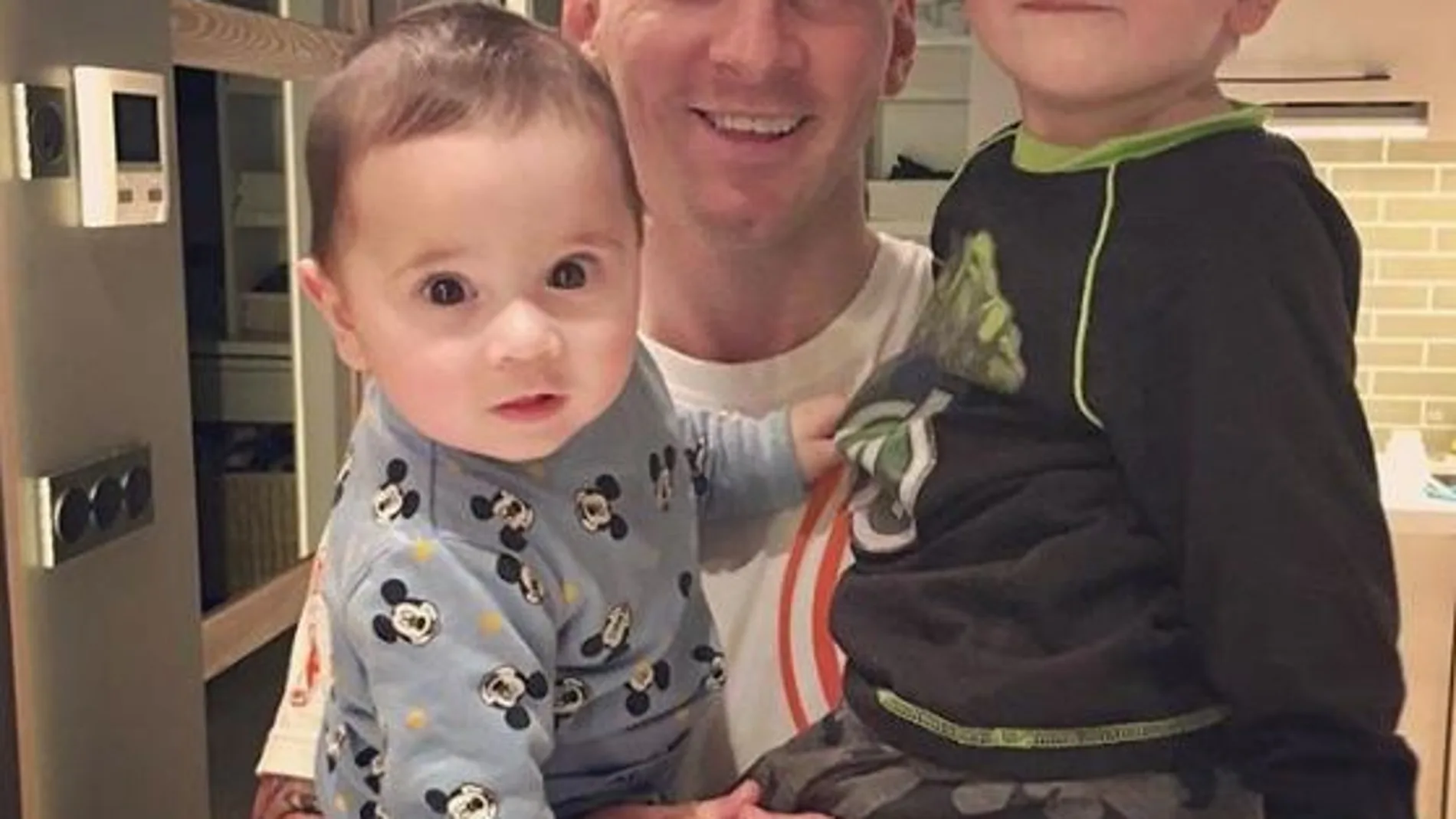 Leo Messi junto a sus dos hijos