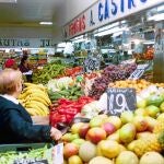 Cada catalán tira cada año a la basura 35 kilos de alimentos en mal estado