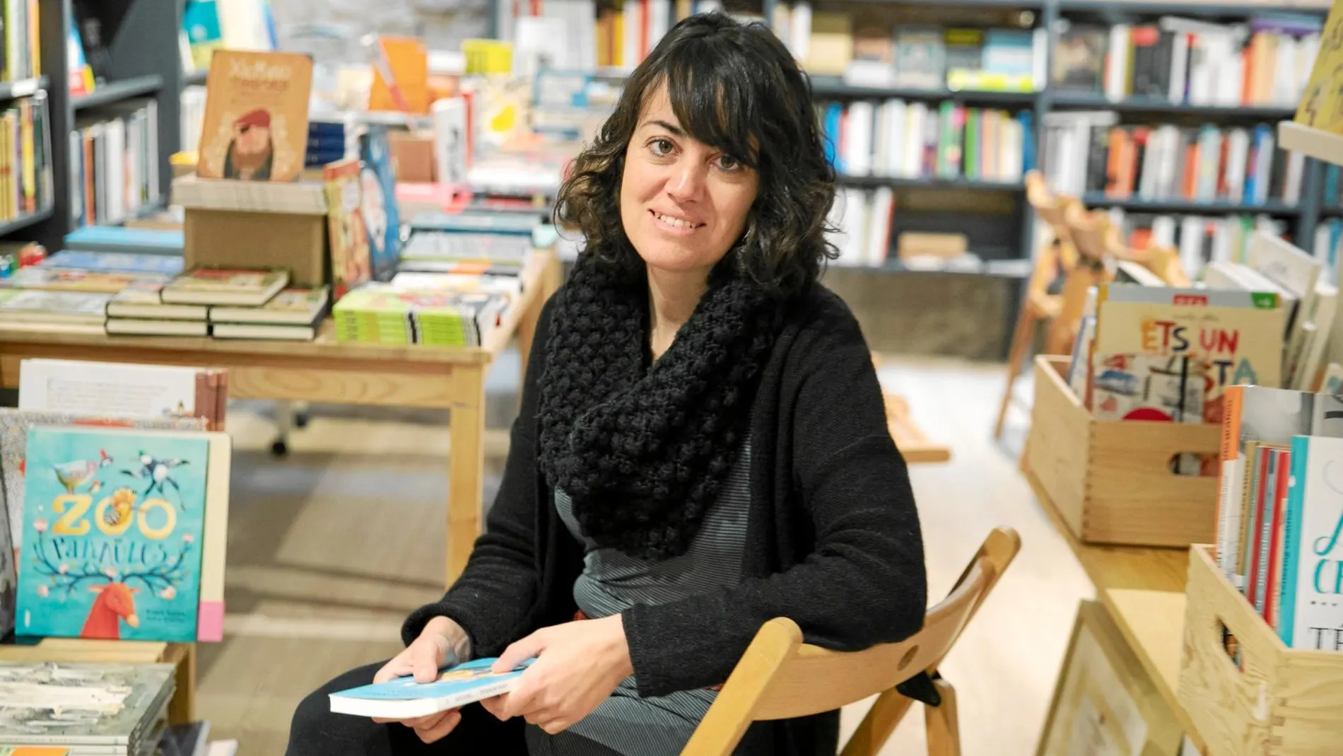 La escritora Anna Monreal, ayer, tras conocerse el fallo del Premi Just M. Casero