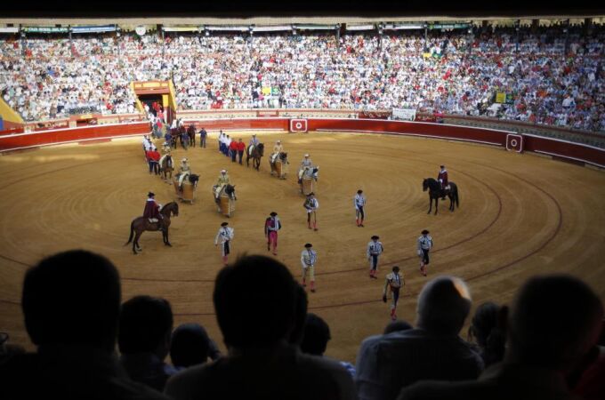 Paseíllo en la plaza de toros La Merced de Huelva