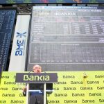 Rodrigo Rato, en la Bolsa de Madrid, el día en que las acciones de Bankia debutaron en el mercado