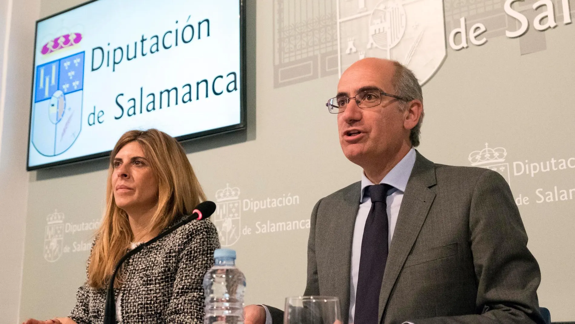 El presidente de la Diputación de Salamanca, Javier Iglesias, y la vicepresidenta Chabela de la Torre presentan la V Estrategia de Empleo e Impulso Socioeconómico de la provincia