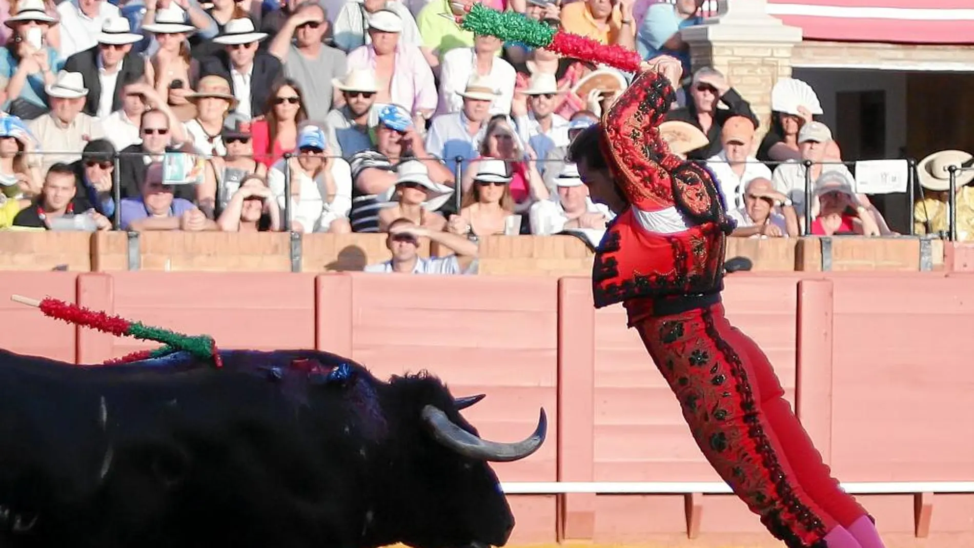 El Fandi cautivó al público maestrante con grandes pares de banderillas