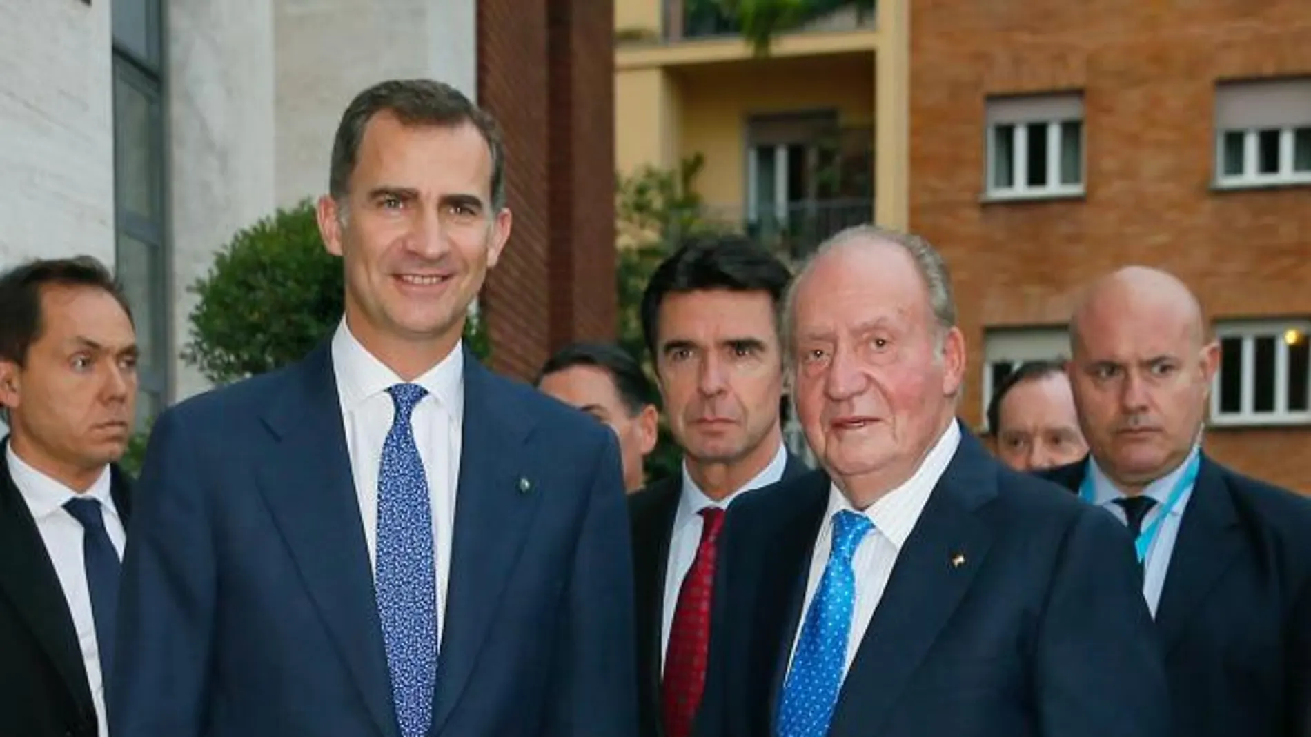 Felipe VI y Juan Carlos, I a su llegada al X Encuentro Cotec Europa