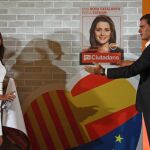 GEl líder de Ciutadans, Albert Rivera (d), y la candidata de este partido a la presidencia de la Generalitat, Inés Arrimadas, durante el acto de inicio de campaña