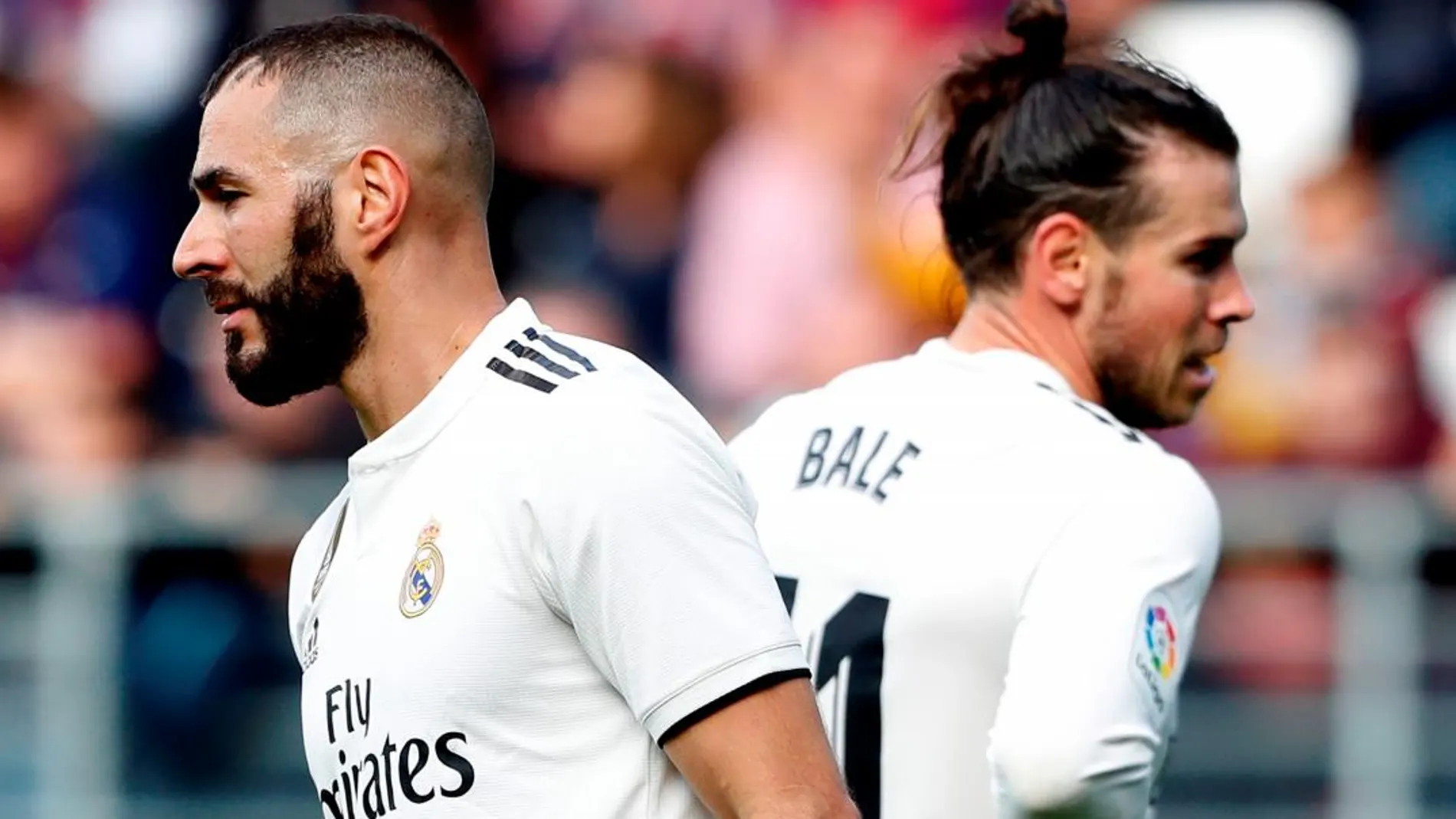 Los delanteros el Real Madrid; el galés Gareth Bale (d)y el francés Karim Benzema (d). EFE/Juan Herrero.