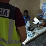 La patera naufragó por el fuerte oleaje y las pésimas condiciones de la embarcación