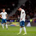  Messi fracasa en su regreso con Argentina (1-3) y se lesiona