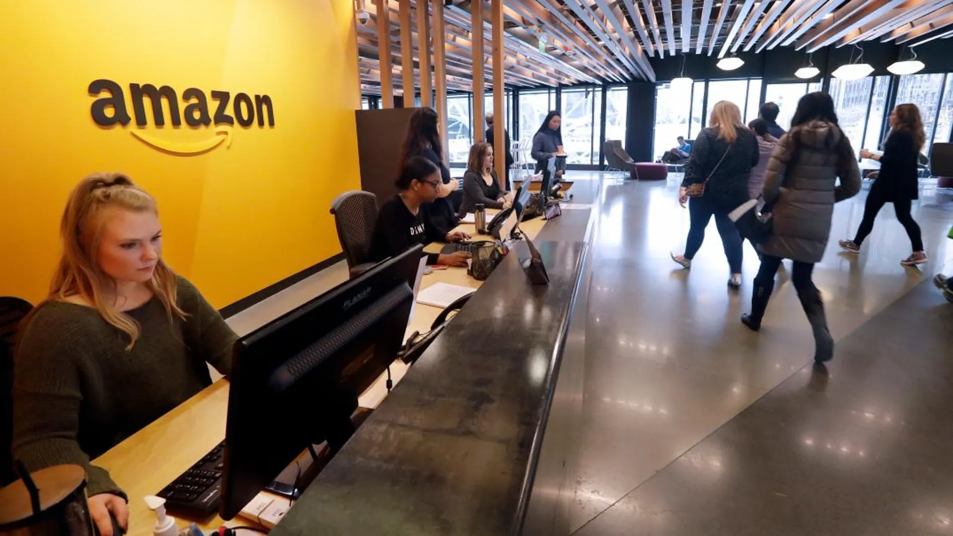 Empleados de Amazon en su sede de Seattle / Foto: Ap