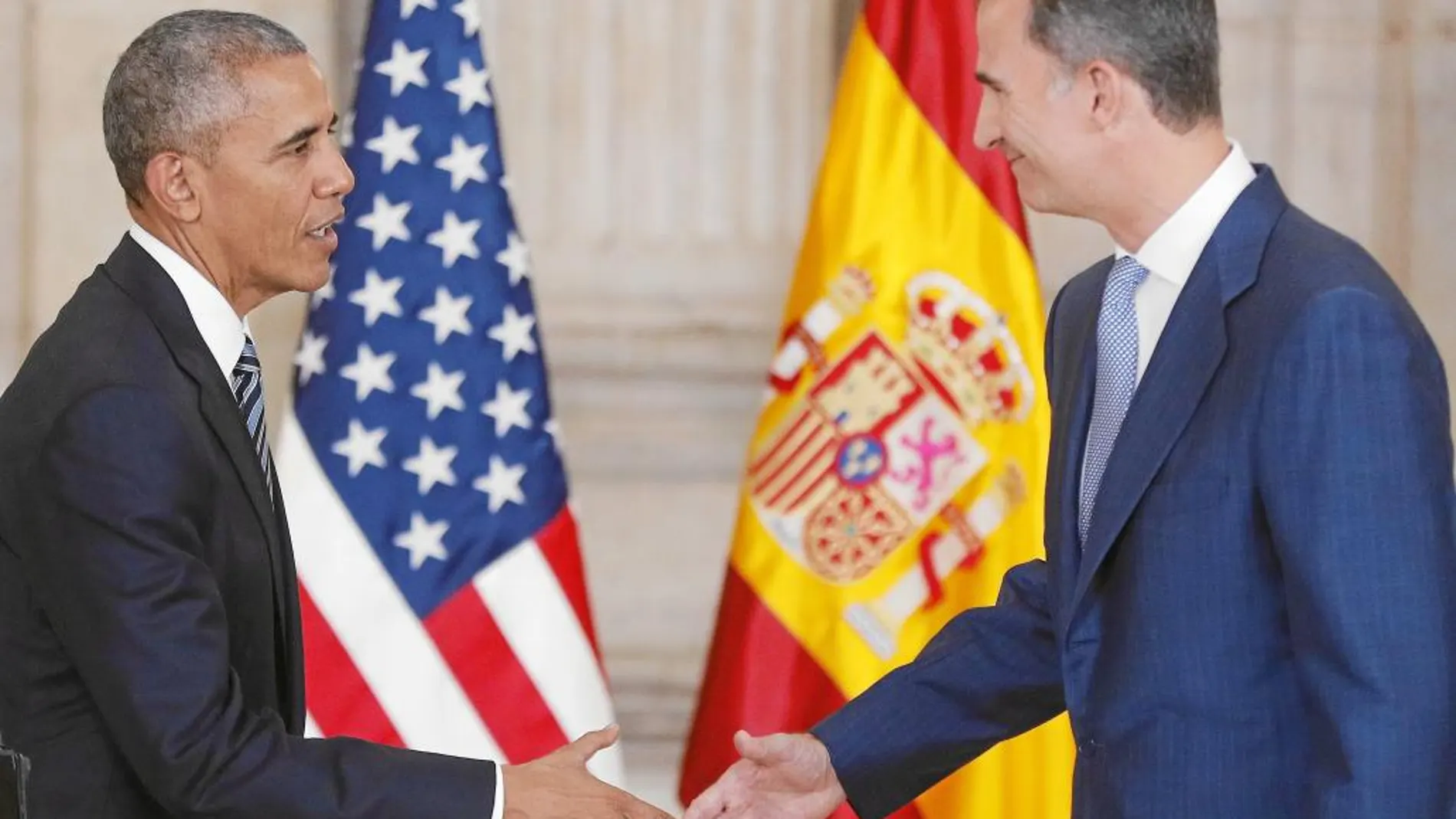 El Rey Felipe saluda a Obama en julio del año pasado en el Palacio Real de Madrid