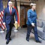 El vicepresidente de EE UU y la canciller alemana mantuvieron ayer un encuentro bilateral en el marco de la cumbre de seguridad de Múnich