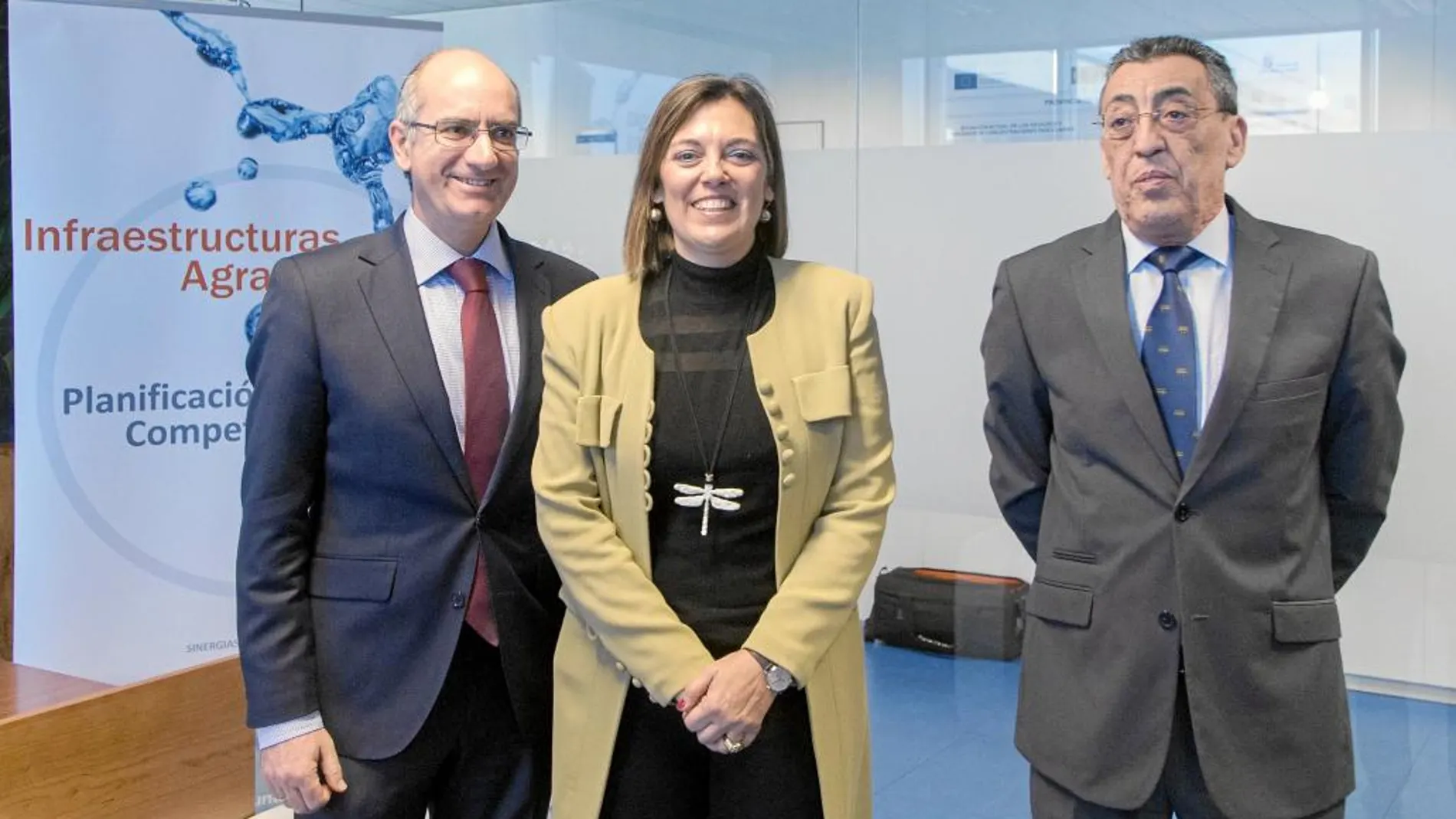 La consejera Milagros Marcos presenta el Mapa de Salamanca, junto a Javier Iglesias y Bienvenido Mena