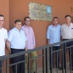Francisco Vázquez junto al alcalde de Los Huertos, Alfredo Monjas; el teniente alcalde, Francisco Javier Herranz; Basilio del Olmo; Magdalena Rodríguez y Jaime Pérez