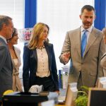 Los entonces Príncipes de Asturias, en una visita a la emisora con motivo del veinte aniversario