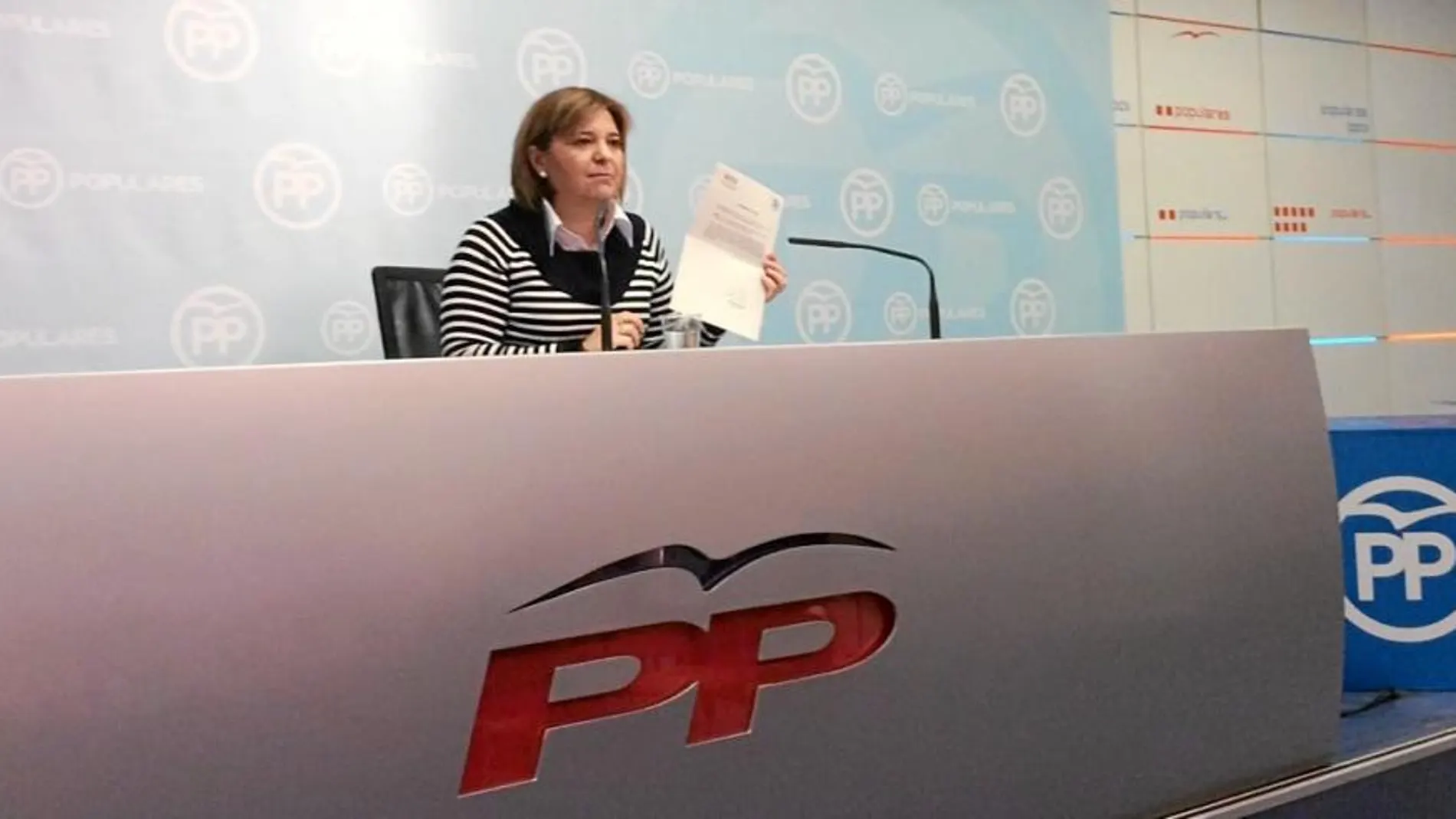 La presidenta del PPCV, Isabel Bonig, compareció ayer ante los medios de comunicación