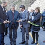 Momento de la inauguración de la carretera por parte del rpesidente de la Diputación de Valencia, Jorge Rodríguez