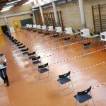 Voluntarios preparan la jornada del 9-N en 2014