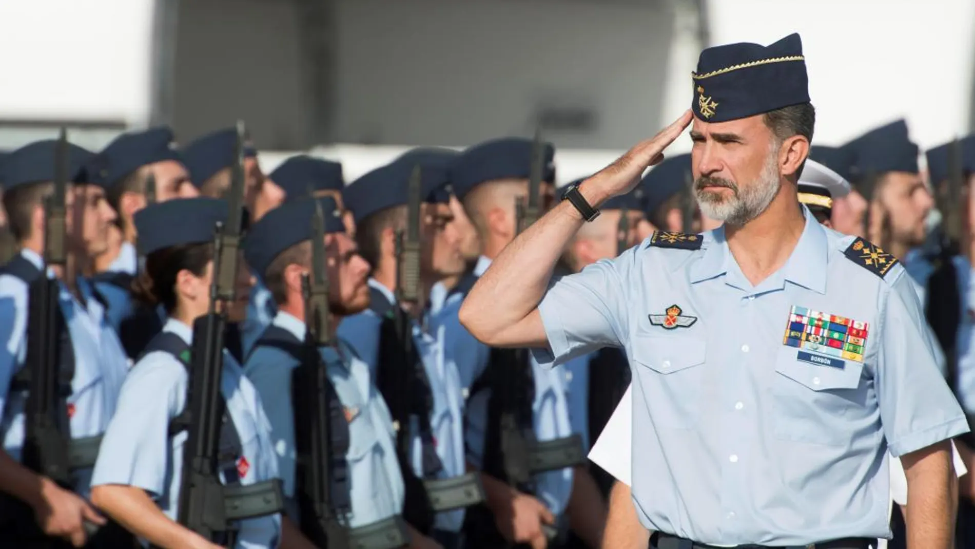 Primera visita de Felipe VI a la base de Morón